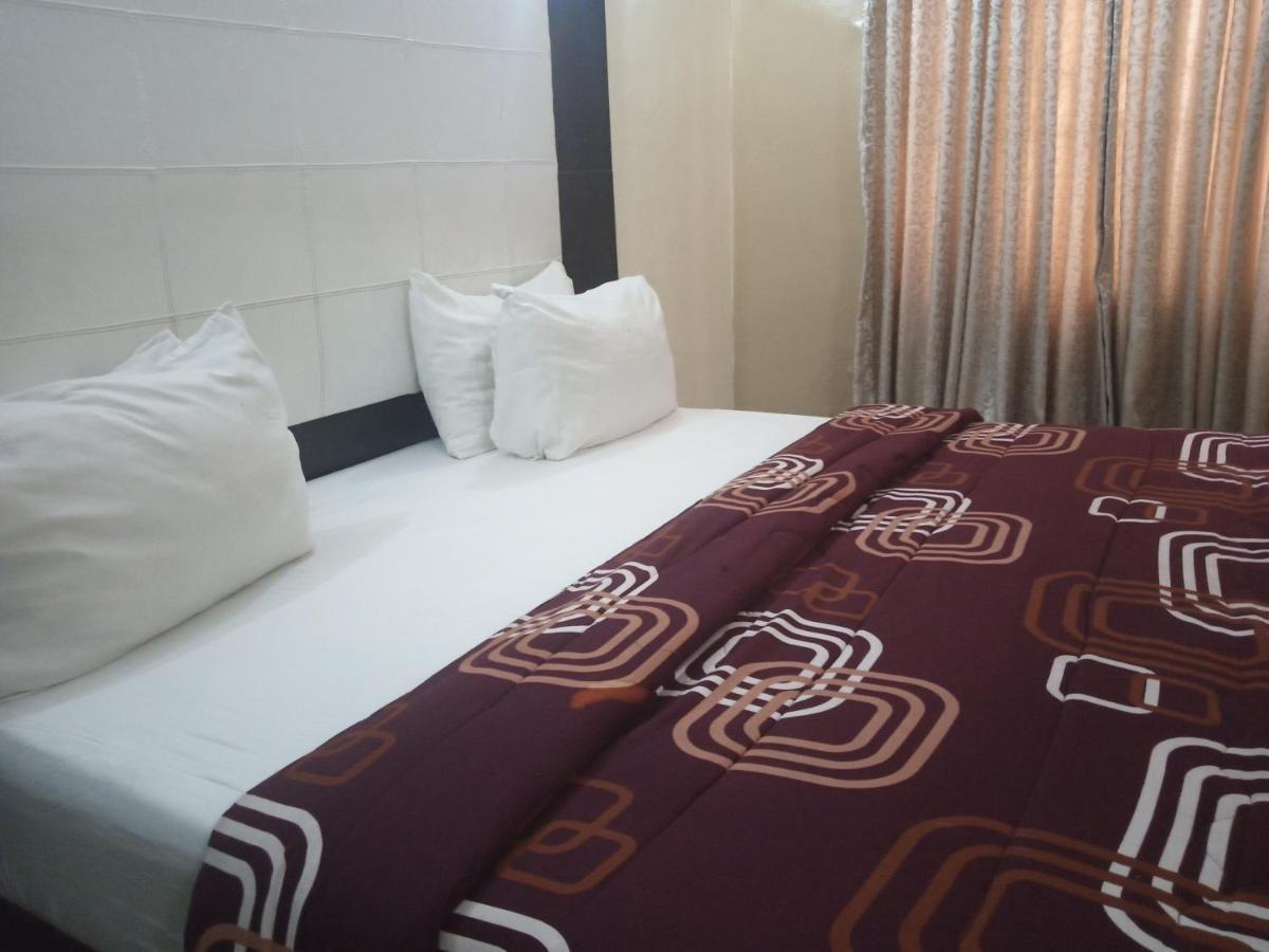 Alluring View Hotel - Toyin Sreet Ikeja Extérieur photo