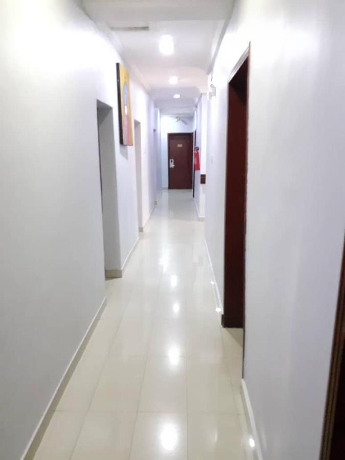 Alluring View Hotel - Toyin Sreet Ikeja Extérieur photo